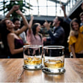 Miniatyrbillede 2 af 4: Premium Glasbrikker i Læder med Holder, Sæt med 6 Kopbrikker, Business Brikker til Bar, Kontor, Hjem, Marmor (Sort)