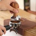 Miniatyrbillede 5 af 8: Køkken træhåndtag rustfrit stål base kaffepulver presse hammer tamper værktøj