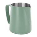 Miniatyrbilde 4 av 8: Melkeskummerkanne med spiss tut for skumming av kaffe, 310 ml, 304 rustfritt stål med innvendig skala, mørkegrønn
