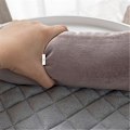 Miniatyrbillede 4 af 5: Fløjls kæledyrs sofa seng - Medium størrelse, skridsikker og vandtæt, med 3-sidede puder - Ideel møbelbeskyttelse til kæledyr 90X120CM GRÅ LILLA