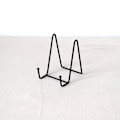 Miniatyrbillede 2 af 3: Sort Jern Staffeli Tallerkenstativ Fotoramme Display Stativer Staffeli Tallerkenholder 2 Stk 11*7*7.6cm