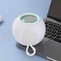 Pikkukuva 7 / 8: Bluetooth-kaiutin, langaton, minikokoinen, kannettava, kangaspäällysteinen, ladattava kaiutin kotiin, asuntolaan, juhliin, valkoinen