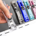 Miniatyrbilde 5 av 5: Multi-Purpose håndholdt papirklips dispenser - Tidsbesparende og holdbar Light Blue