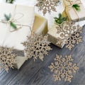 Miniatyrbilde 4 av 4: 36 stk. Jule Champagne Gull Snøfnugg Ornamenter Plast Glitter Snøfnugg Ornamenter for Vinter Juletre Dekorasjoner Varierende Størrelser Håndverk Snøfnugg