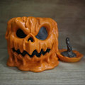 Miniatyrbillede 3 af 5: Halloween slikskål i resin med låg, græskar slikskål