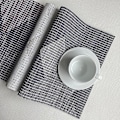 Miniatyrbilde 1 av 5: Sett med 3 stk PVC og polyester middagsmatter, 45x30cm (hvit, blå, lilla)