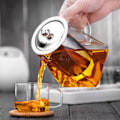 Miniatyrbillede 3 af 4: 1 Styk Klar Firkantet Bund Tekande Med Klar Glas Infuser, Borosilikat Infuser Til Husholdningen, Perfekt Til Te Og Kaffe (550ml)