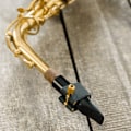 Miniatyrbillede 6 af 8: Saxofon Ligatur Sort PU Læder Metal Holdbar Musikinstrument Tilbehør C65 Alt