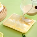 Miniatyrbillede 4 af 4: Popsicle Cube Tray. Silikone. Med låg. Perfekt til sport og vandflaske gaver