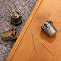 Miniatyrbilde 6 av 8: Vintage søm fingerbøl broderi Fingerbeskyttelse RØD ANTIKK Red ancient Red ancient