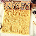 Miniatyrbild 1 av 5: Julmönstrad kavel, präglad kavel med mönster, texturerad kavel i trä, juldekoration, bakningsutrustning