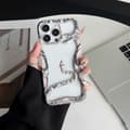 För iPhone 16 Pro Bumperfodral Ihålig Ormdekor TPU Telefon Baksida - Vit