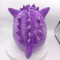 Pikkukuva 3 / 5: Mub- Gengar Squishmallow plyschleksak docka lila