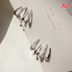 Rhinestone fyra-klorad örhängen kvinnlig Enkel n glänsande örhänge Silver