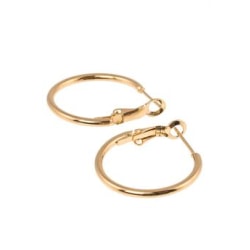 Stålörhängen, i guldringar från Lotta Design