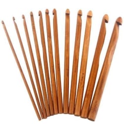 N008 - Set med 12 st. virknålar i finaste bambu multifärg one size
