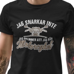 Svart t-shirt med Jag snarkar inte, kör motorcykel tryck Black XL