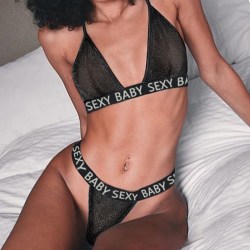 Genomskinliga bokstäver för kvinnor Sexiga underkläder med botten i två delar Black L