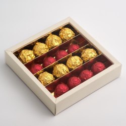Choklad/Pralin box- Antique white Pelle Vit