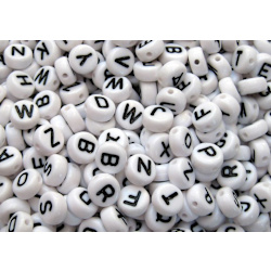 Bokstavspärlor 600 stycken runda vita A-Z