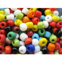 Färgglada seed beads 4 mm 750 gram ca 7500 pärlor  