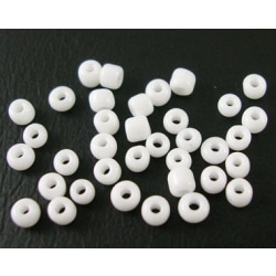 150gram ca 9000 st  Opaque White Glaspärlor 2x2mm  Seed Beads