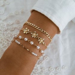 Set á 4 stk armband med pärlor, guld och blommor guld Guld one size