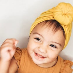 Søt turban med smultring flere farger stretchmateriale 0-2 år ba Yellow one size