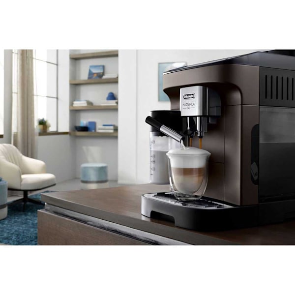 Delonghi | Coffee Maker | ECAM293.61 BW Magnifica Evo | Pump pressure 15 bar | Built-in milk frother | Fully automatic | 1450 W | Black