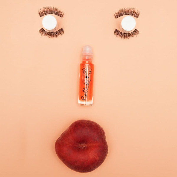 Akcija! Nailmatic Kids Dabīgs un mitrinošs bērnu lūpu spīdums ar vitamīniem un augļu garšu, Peach, 6,5 ml
