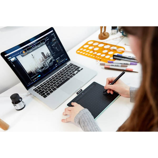 TABLETA grafica Wacom Intuos S, Bluetooth, Pistachio "CTL-4100WLE-N" (timbru verde 0.18 lei)