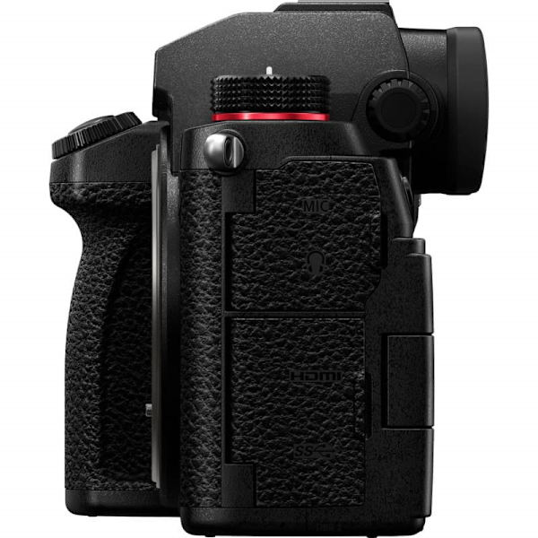 Panasonic Lumix DC-S5 + 20-60mm f/3.5-5.6
