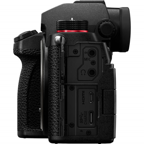 Panasonic Lumix DC-S5 + 20-60mm f/3.5-5.6