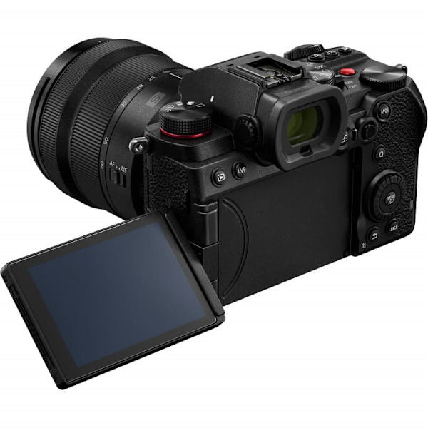 Panasonic Lumix DC-S5 + 20-60mm f/3.5-5.6