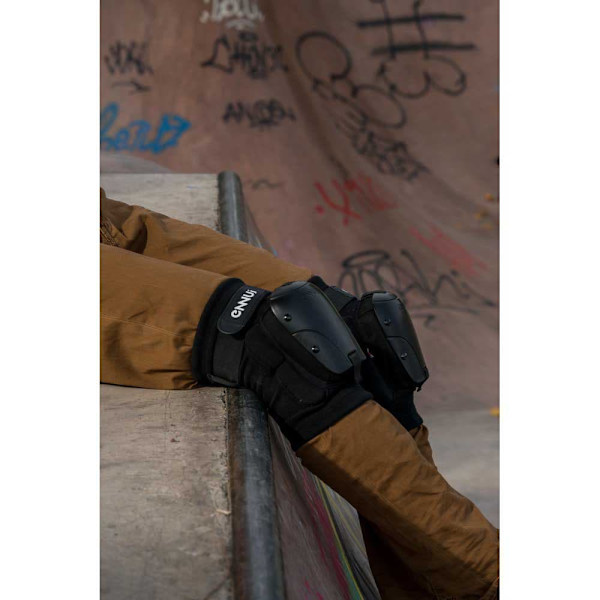 Ennui Park Knee Pad Svart S-M