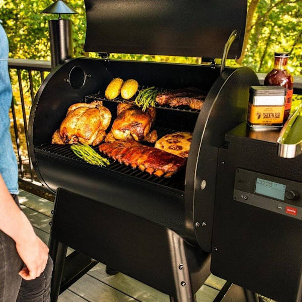 Traeger Grilli Pro D2 575 Musta