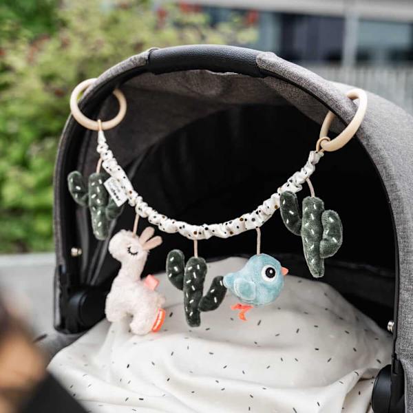 Done By Deer Pram Toy Lalee Sand Søvfarvet