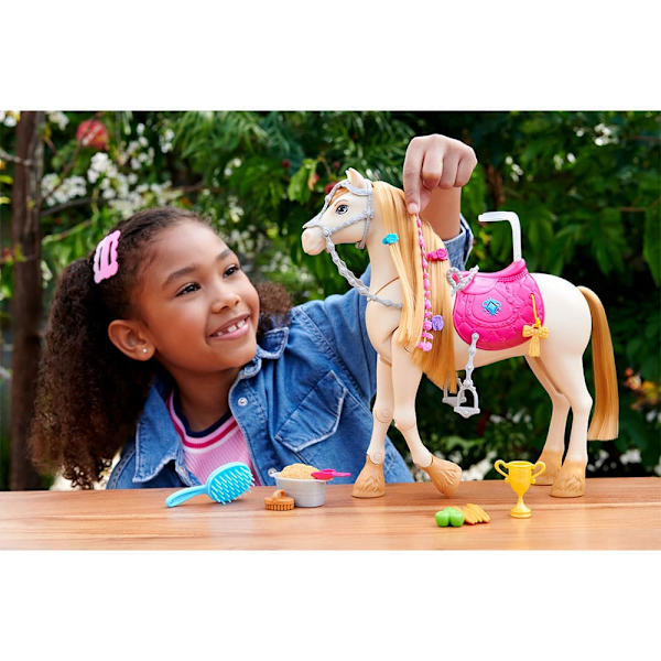 Barbie Ultimate Stable-docka