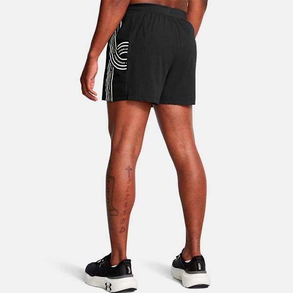 Under Armour Run Anywhere Shorts  M Man