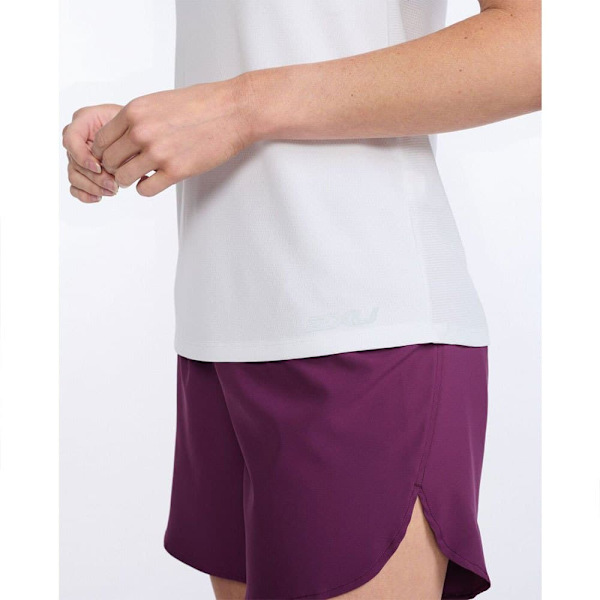 2xu Ärmlös T-shirt Aero Singlet Vit XS Kvinna