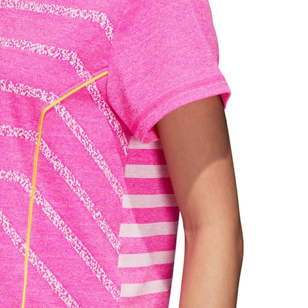 Adidas Kort Ärm T-shirt Seasonal Rosa S Kvinna