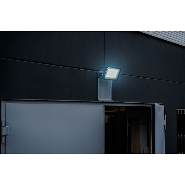Brennenstuhl Jaro Johti Valokeilaa 17500 Lumens