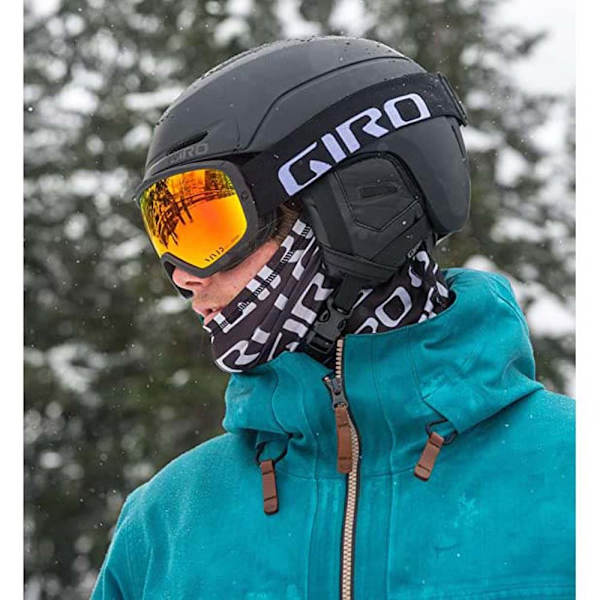 Giro Hjälm Neo Svart S