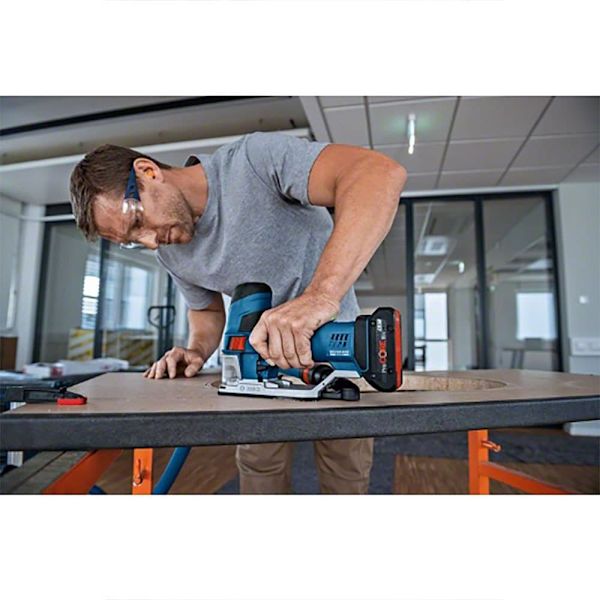 Bosch Professional Nyckelhålssåg Gst18v-155sc+2x4.0ah Proc+gal18v-40+l-boxx Silver