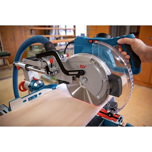 Bosch Professional Pahvilaatikon Teleskooppinen Jiirisaha Gcm 305-254 D + Hopeinen