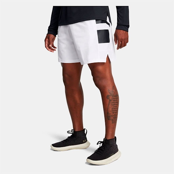 Under Armour Baselinche Woven Shorts  M Mand
