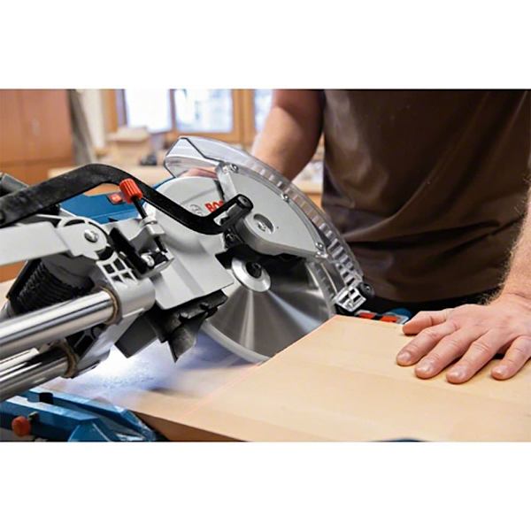 Bosch Professional Pahvilaatikon Teleskooppinen Jiirisaha Gcm 305-254 D + Hopeinen