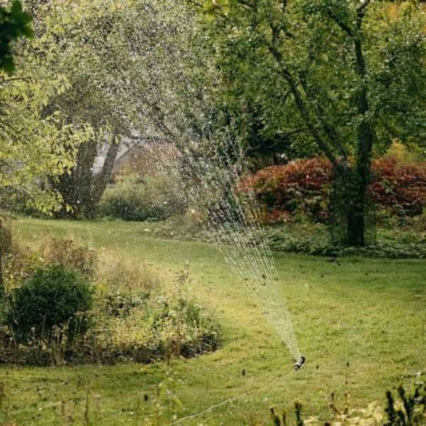 Fiskars Solid M Oscillerende Sprinkler Orange