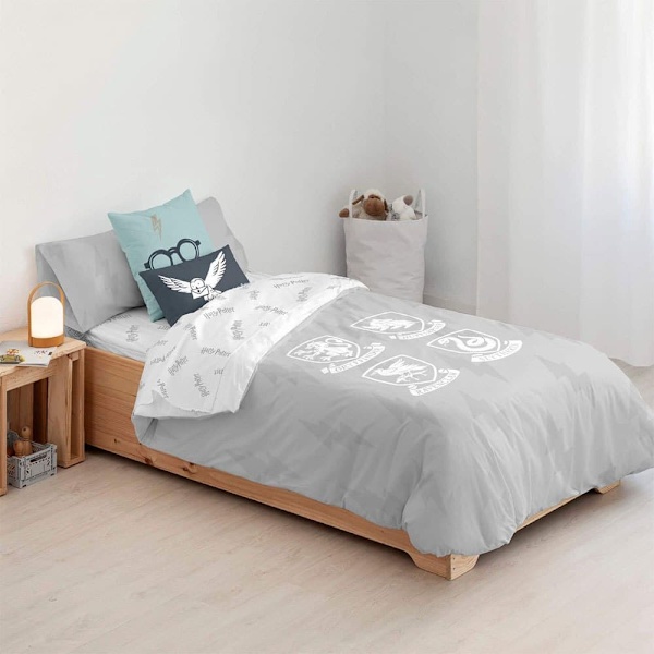 Play Fabrics Nordisk Pudebetræk Med Hogwarts-skjoldknapper Til 135/140 220x240 Cm