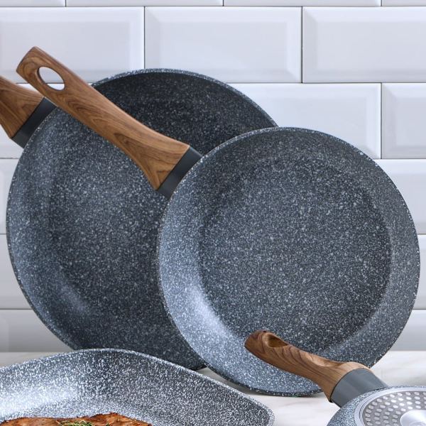 San Ignacio Köksredskap Set Cassel 22/26/28 Cm Pk3853 12 Bitar Med UppsÄttning Pannor Silver